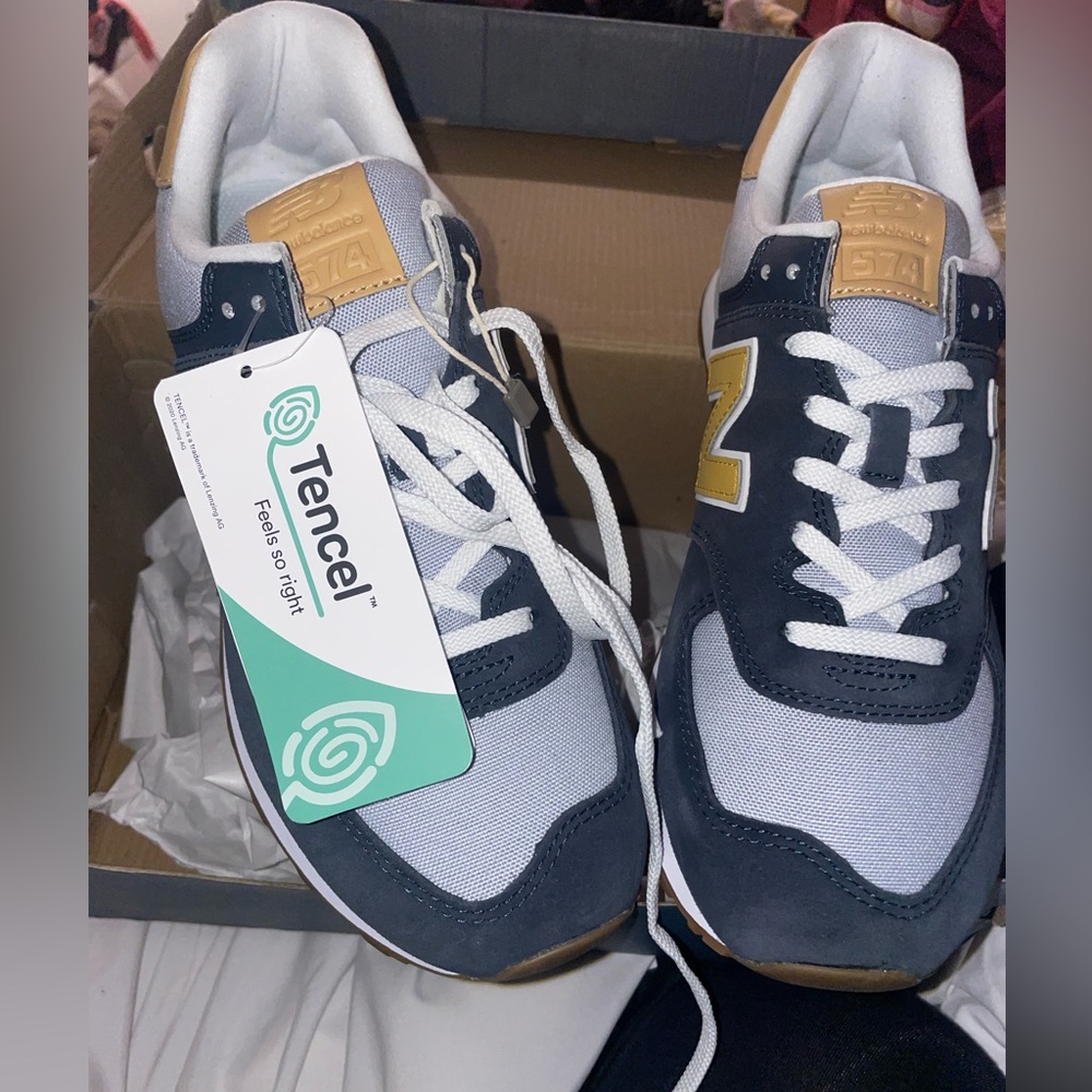 New Balance Navy, Gray and Yellow 574 Retro Sneakers sz8.5 Mens - Picture 5 of 7